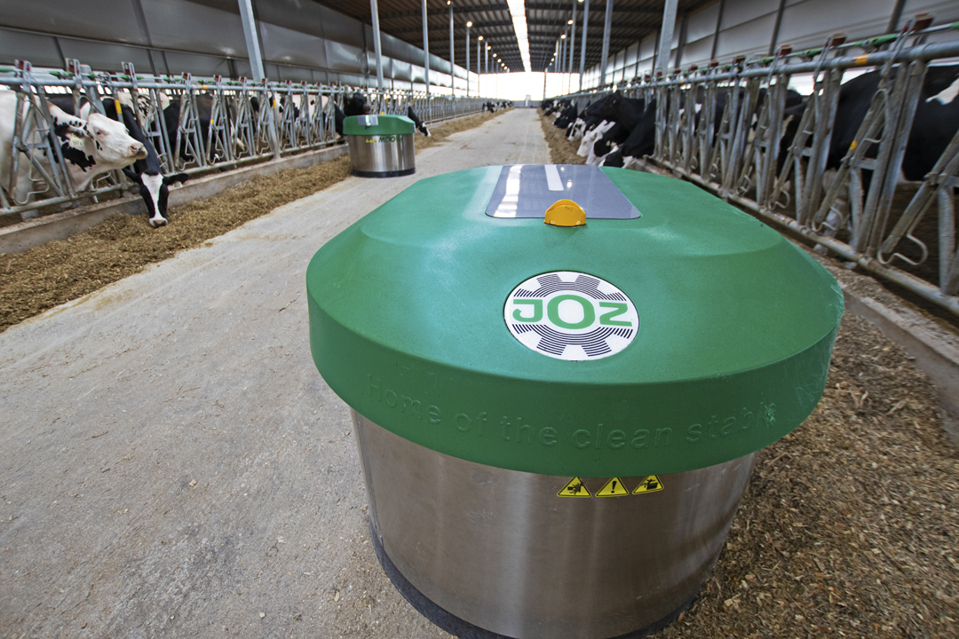 JOZ Moov Feed Pusher Dairy Lane Systems